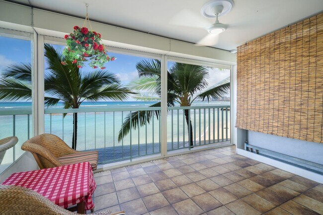 Building Photo - Oceanfront Kaimana Beach Studio at Sans Souci