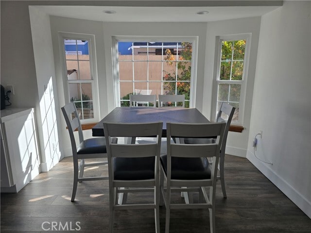 Building Photo - 564 E Fellows Dr