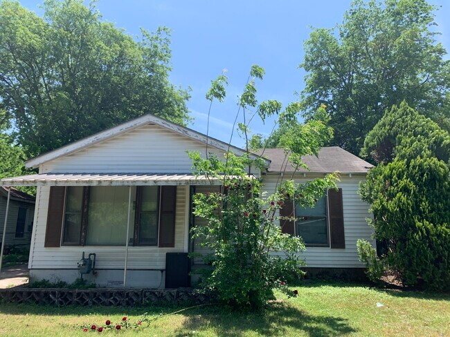 Primary Photo - 3708 Pine Ave