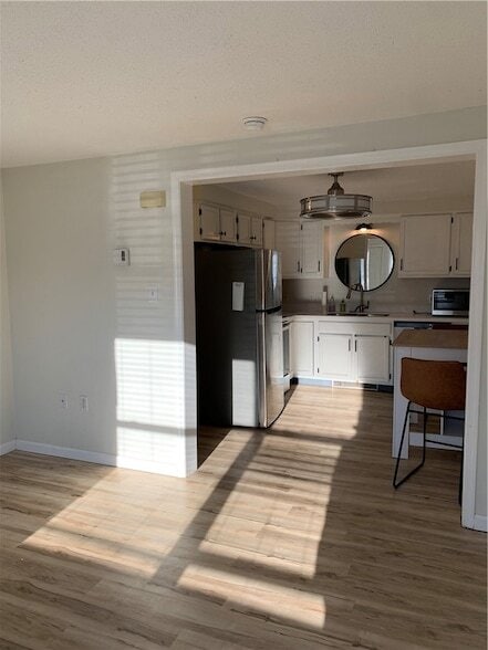 Building Photo - 200 Post Rd