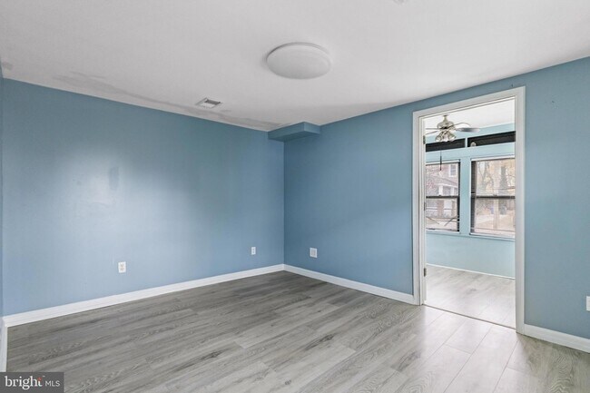 Building Photo - 14 Zane St