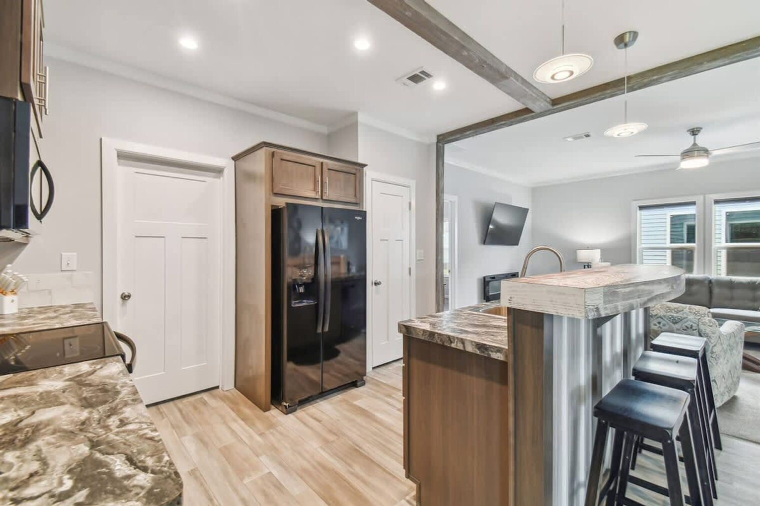 Building Photo - 10030 Sterling Ave