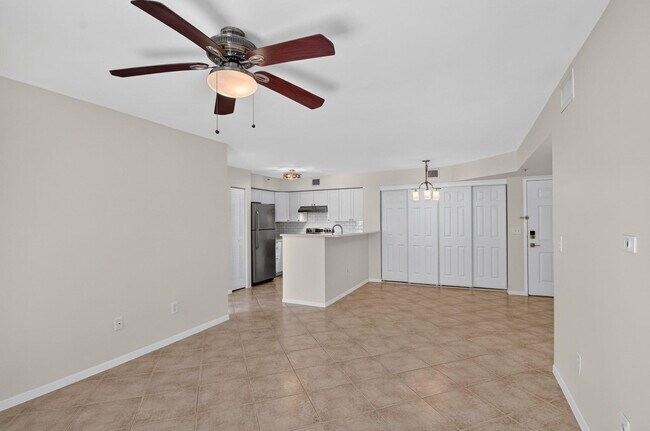 Building Photo - 107 Yacht Club Way