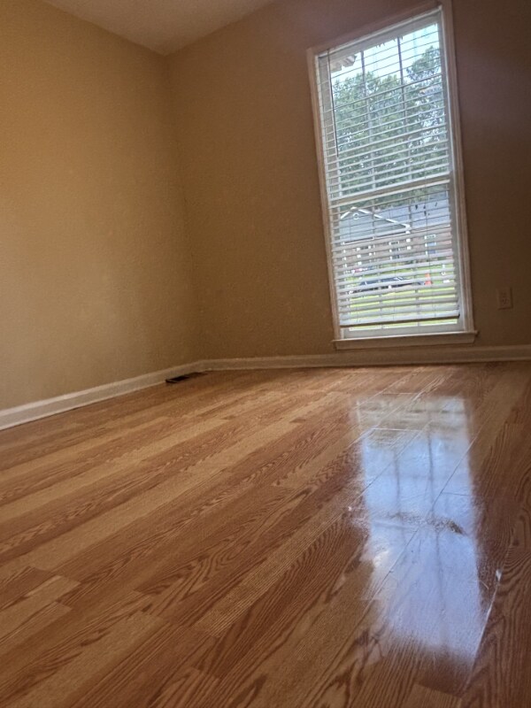 Building Photo - 560 Grimes Pl