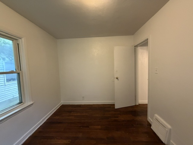 Building Photo - 1306 N Kaley St