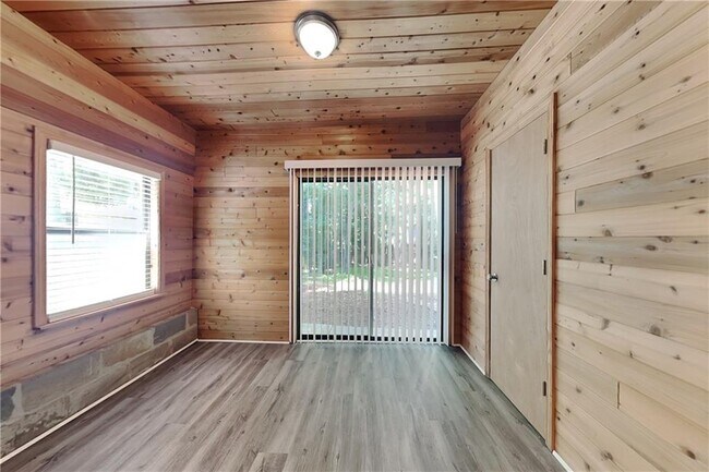 Building Photo - 4523 Hickory Grove Dr NW