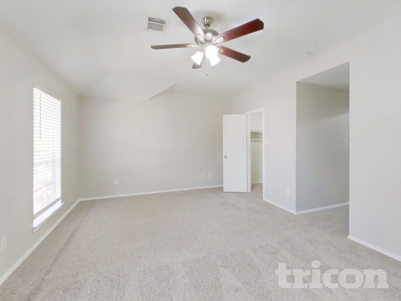 Building Photo - 3703 Bent Springs Ln