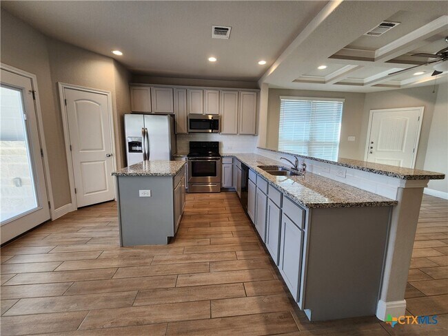Building Photo - 2021 Rueben Rd