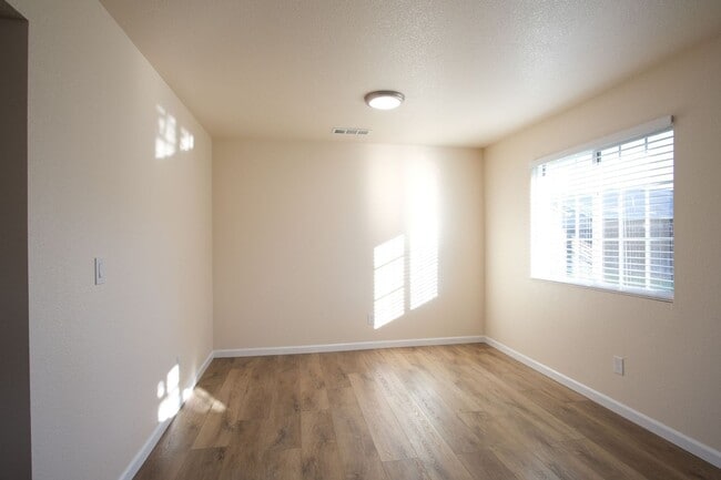 Building Photo - Beautiful 3 Bedroom 2 Bath home in Turlock