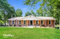 Building Photo - 1810 Chestnut Dr