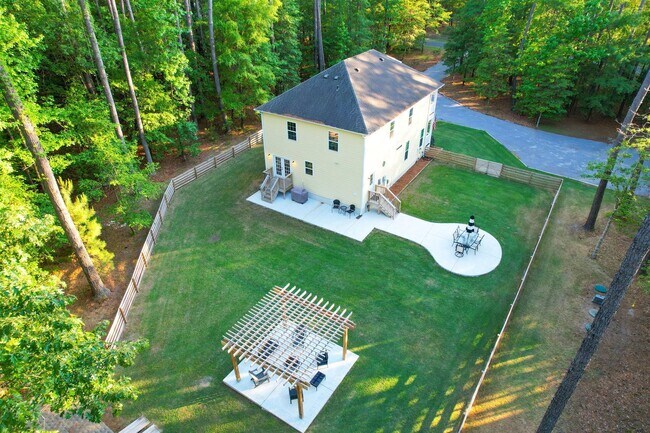 Building Photo - 4 Bedroom, 2.5 Bathroom Home in The Refuge at Ravenel - Ravenel