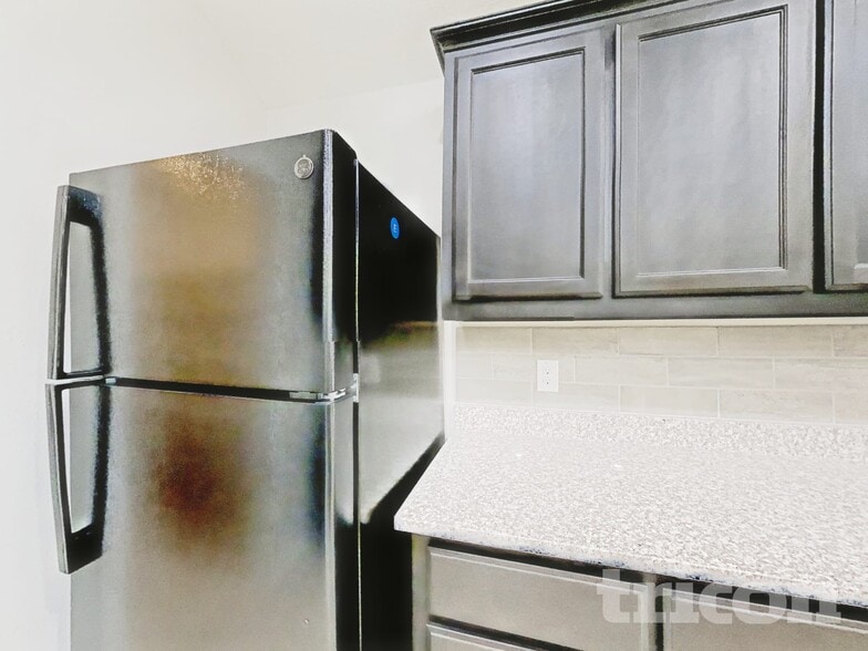 Building Photo - 1807 Kings Cross Dr