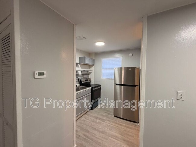 Building Photo - 7273 Melvin Rd