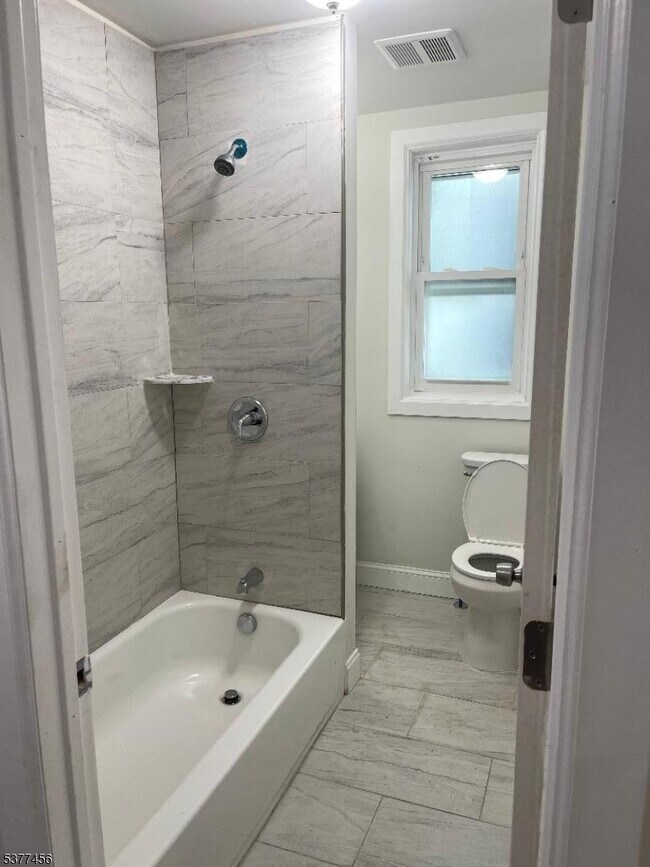 Building Photo - 154 Johnson Ave