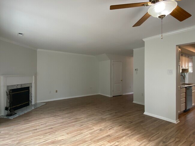 Building Photo - 6902 Colonial Ct