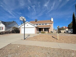 Building Photo - Northeast El Paso 3 Bed Refrig A/C by Fran...