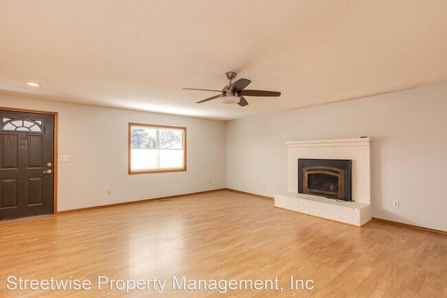 Building Photo - 3 br, 2 bath House - 7849 SW Champion Ct