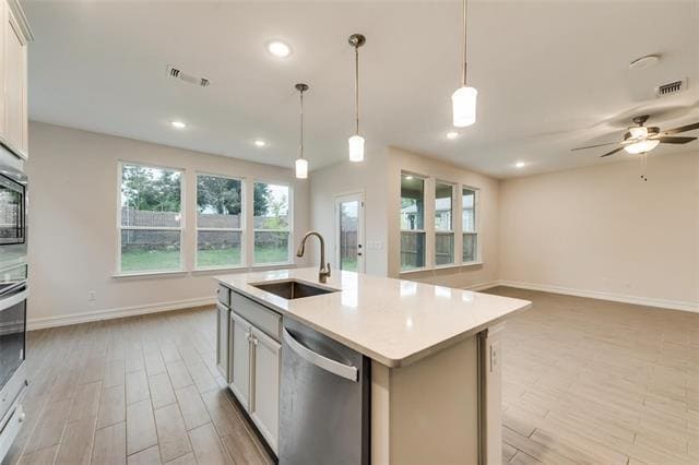 Building Photo - 714 Creekwater Ln