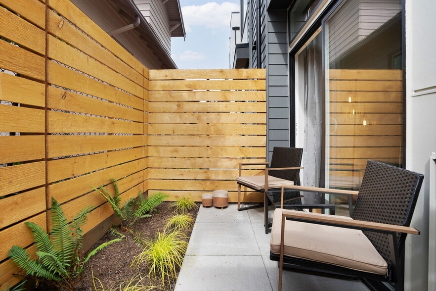 Building Photo - 4424 Burke Ave N