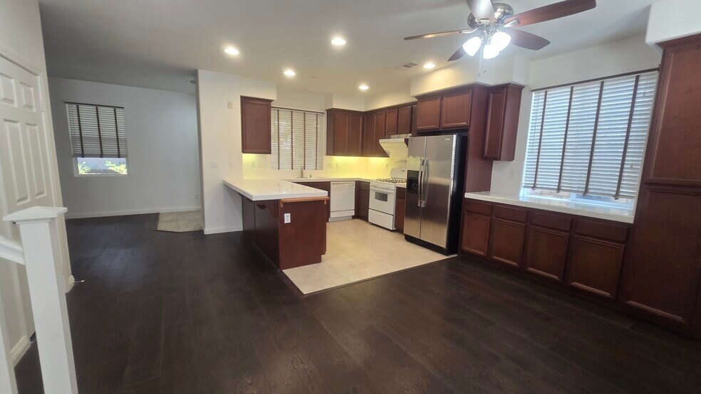 Kitchen and dining area - 146 Martindale Way