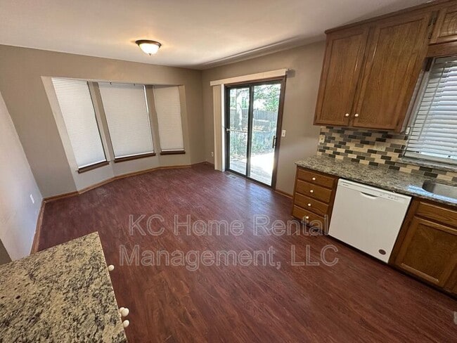 Building Photo - 11747 Oakmont St