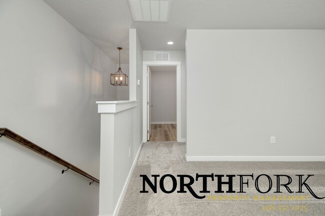 Building Photo - This New Meridian Home is Waiting For You!