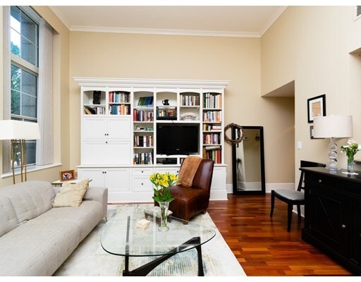 Building Photo - 30 Monument Sq