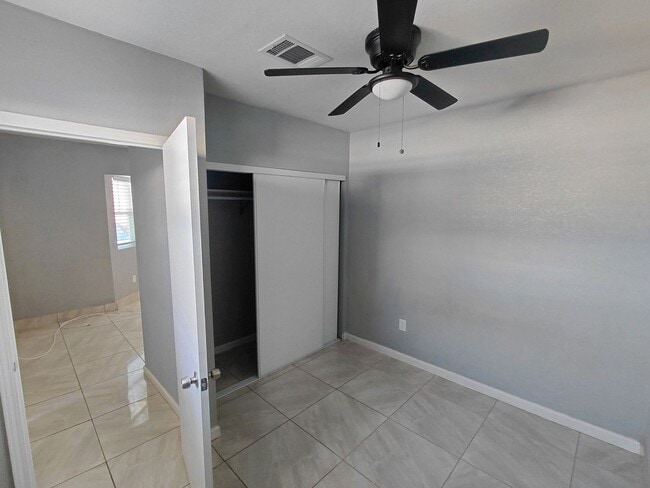Building Photo - Spacious & Modern Studio for Rent in Calex...