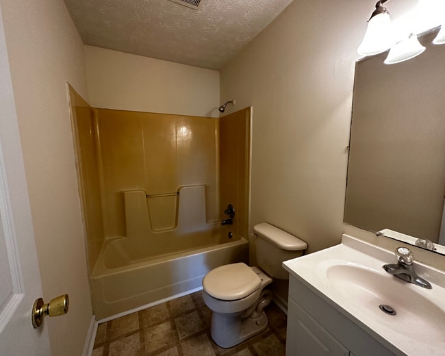 Building Photo - Leasing for Immediate Move-In!