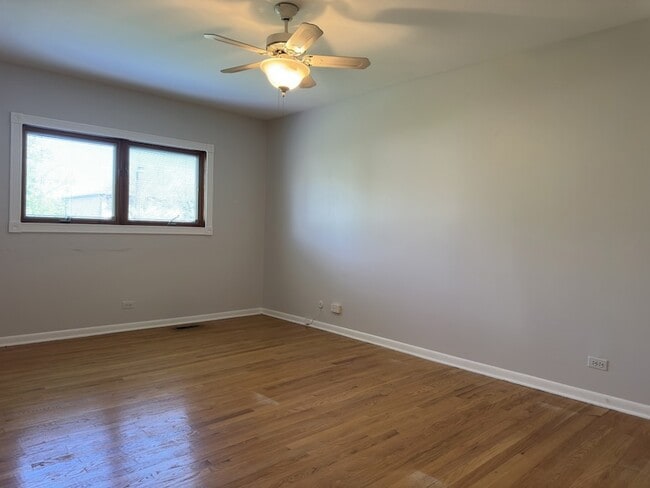 Building Photo - 1920 E Peachtree Dr