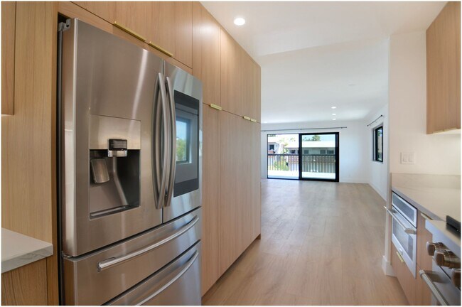 Building Photo - Lantern District Duplex!