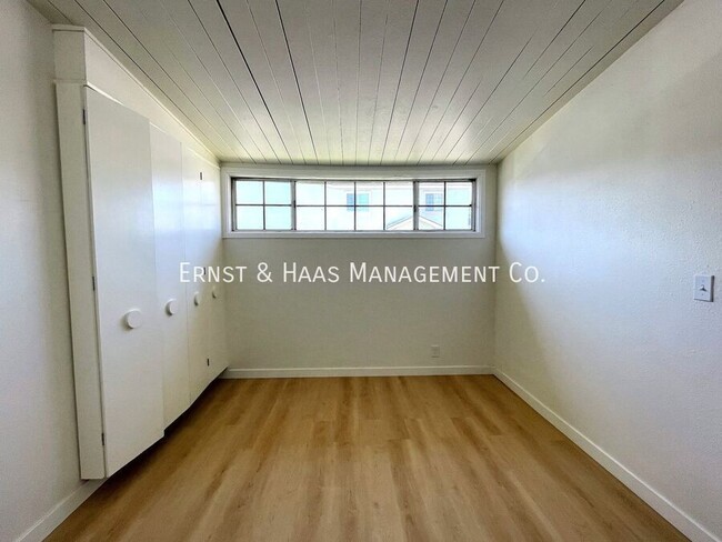 Building Photo - 3737 LeSage St