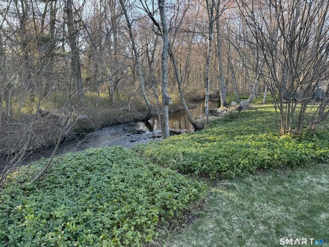 Building Photo - 15 Brookfield Dr