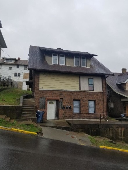 Front of Building - 664 Spruce St