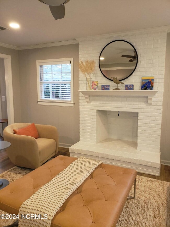 Building Photo - 809 Shakespeare Dr