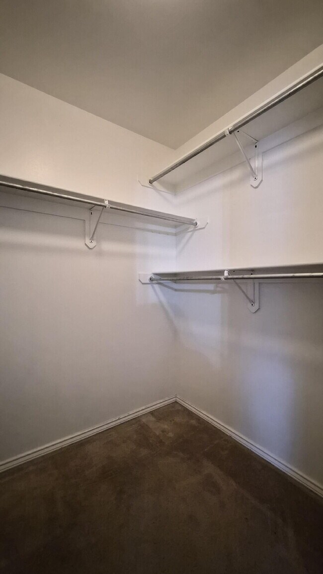 Building Photo - 6546 94th St