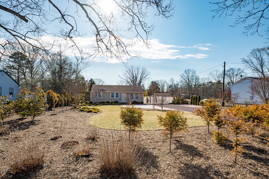 Building Photo - 1006 Merriam Rd