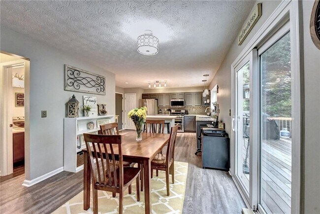 Building Photo - 3680 Oak Park Dr