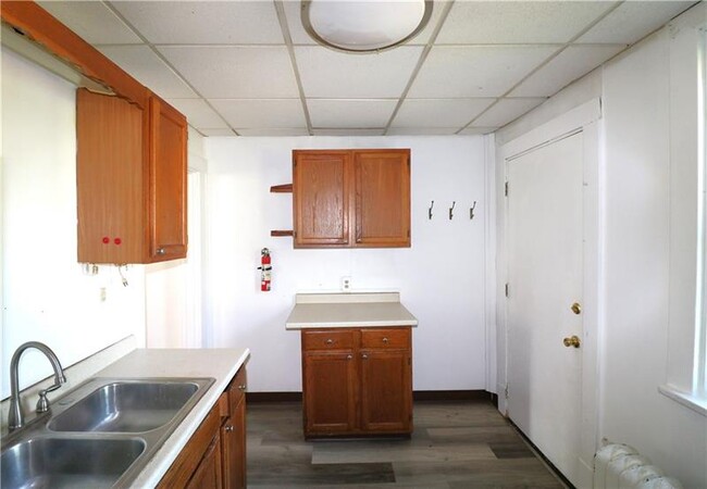 Building Photo - 1423 Hillsdale Ave