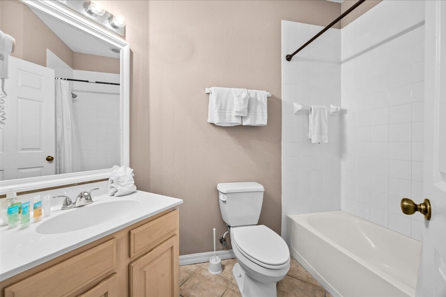 Building Photo - 9955 Perfect Dr