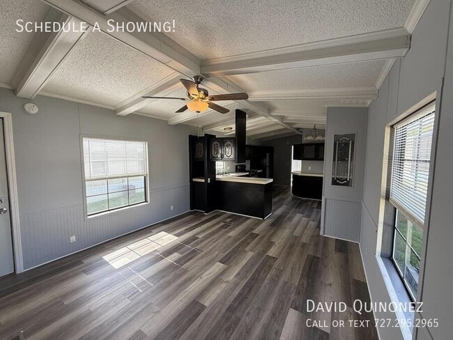Building Photo - 5609 Lesteele-
