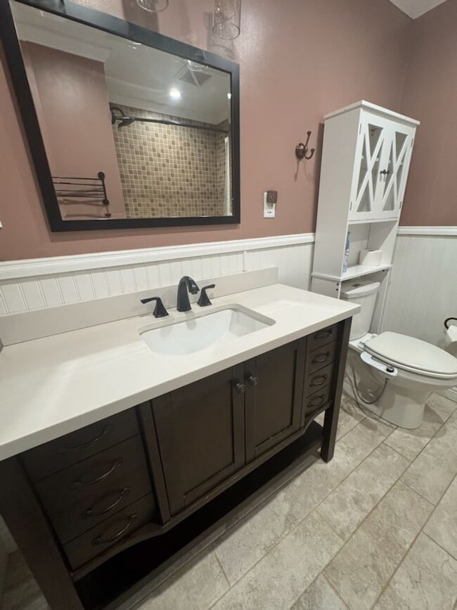 Building Photo - Sunny, Modern Mid-Century Cape 4 BR Spacio...