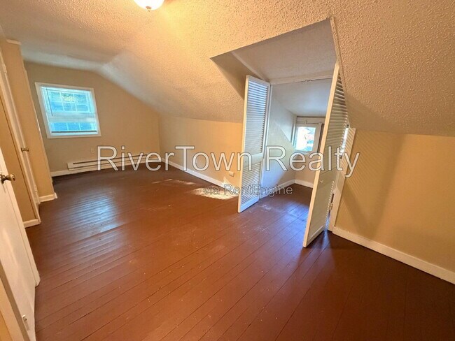 Building Photo - 3532 Kallaher Ave