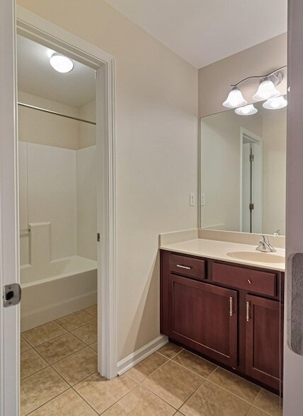 Building Photo - 1368 Island Town Dr