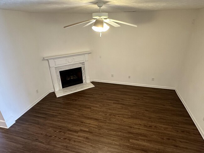 Building Photo - 3823 Grovemont Pl
