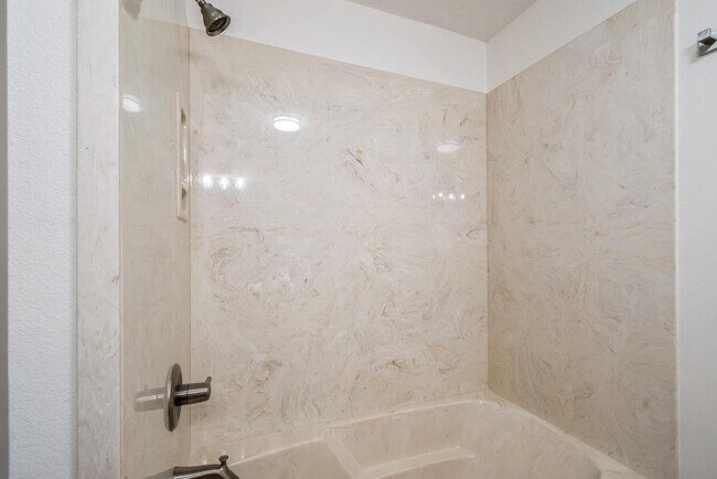 Building Photo - 8511 SE 158th Pl