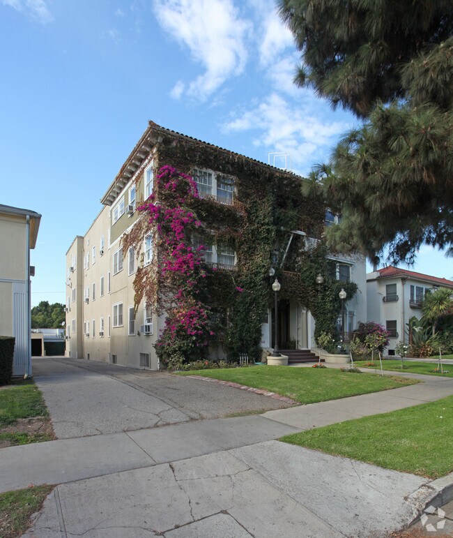 Building Photo - 1935 N Vermont Ave