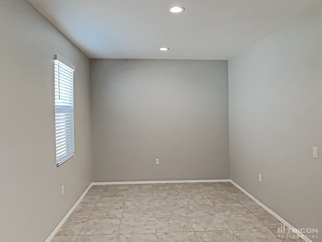 Building Photo - 5165 E Sharbel Rd