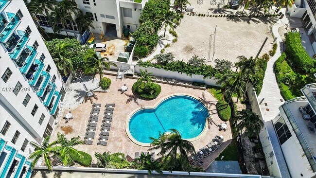 Building Photo - 4001 S Ocean Dr