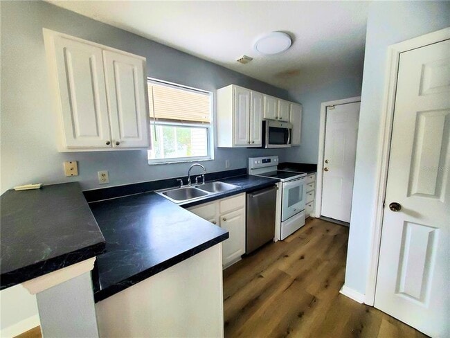 Building Photo - 75 Atlantic Oaks Cir